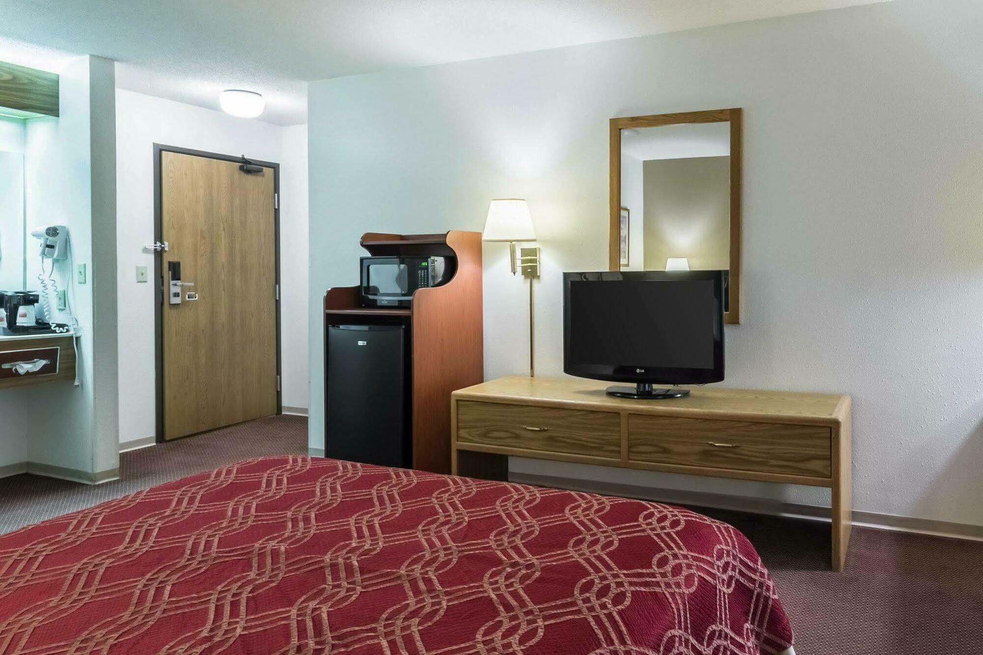Econo Lodge Ortonville Eksteriør billede